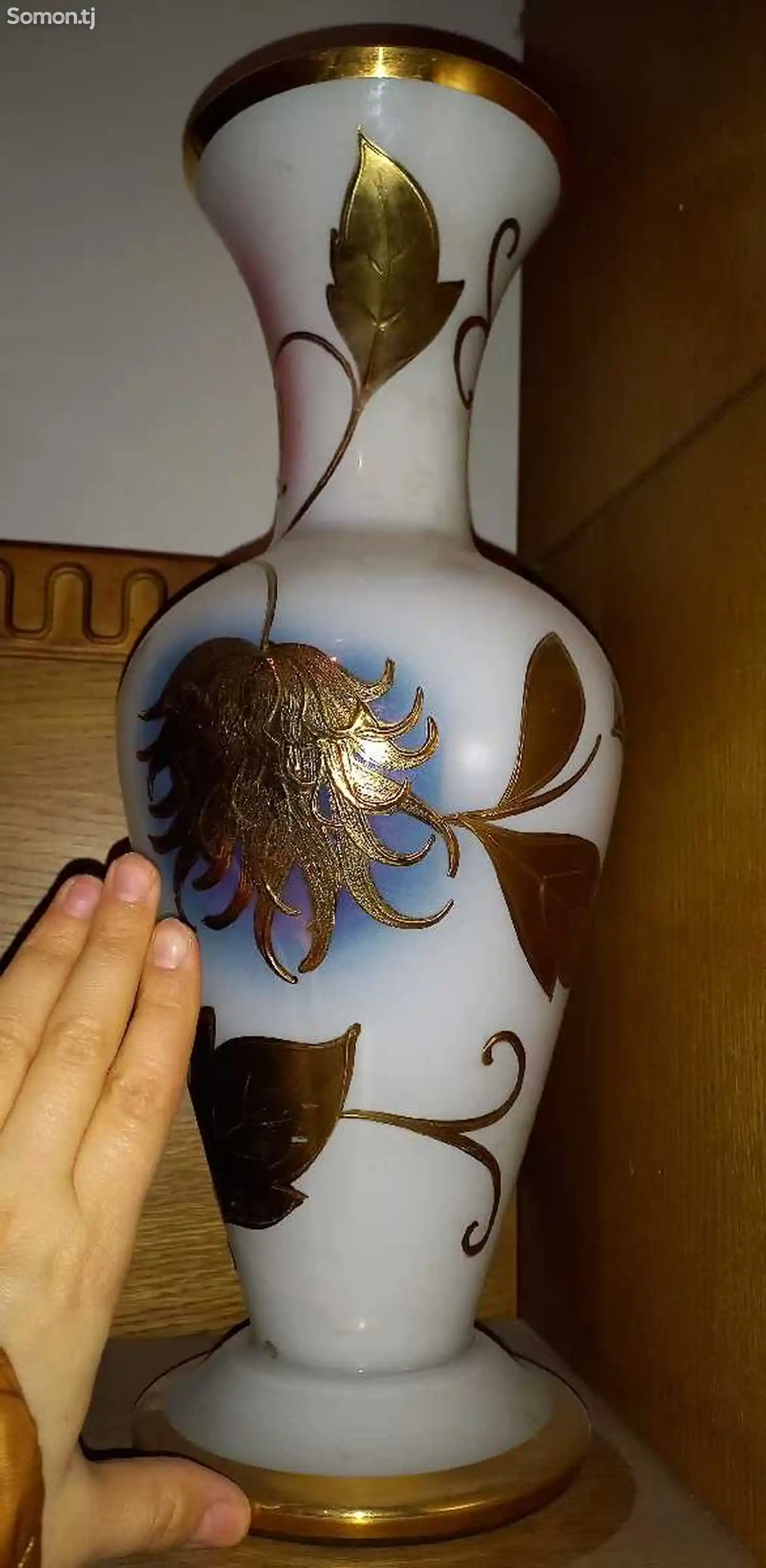 Старинная фарфоровая ваза-1