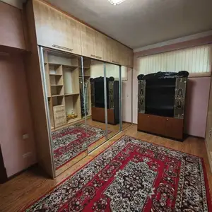 6-комн. квартира, 1 этаж, 240 м², 19 мкр