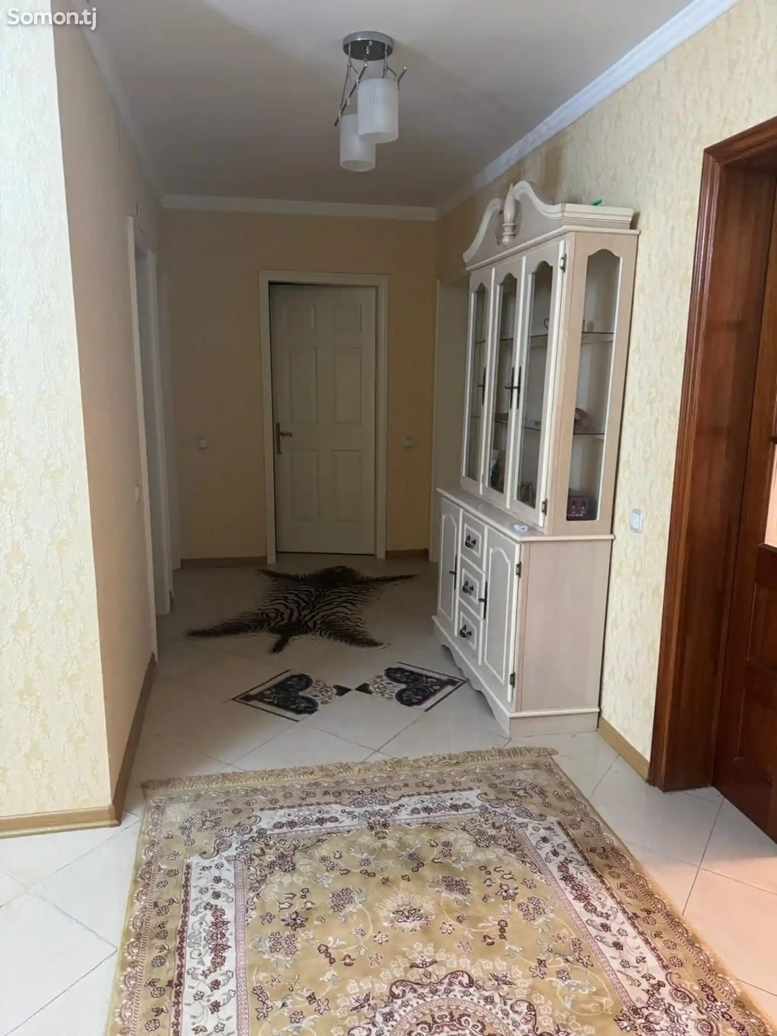 3-комн. квартира, 1 этаж, 115 м², Универмаг-8