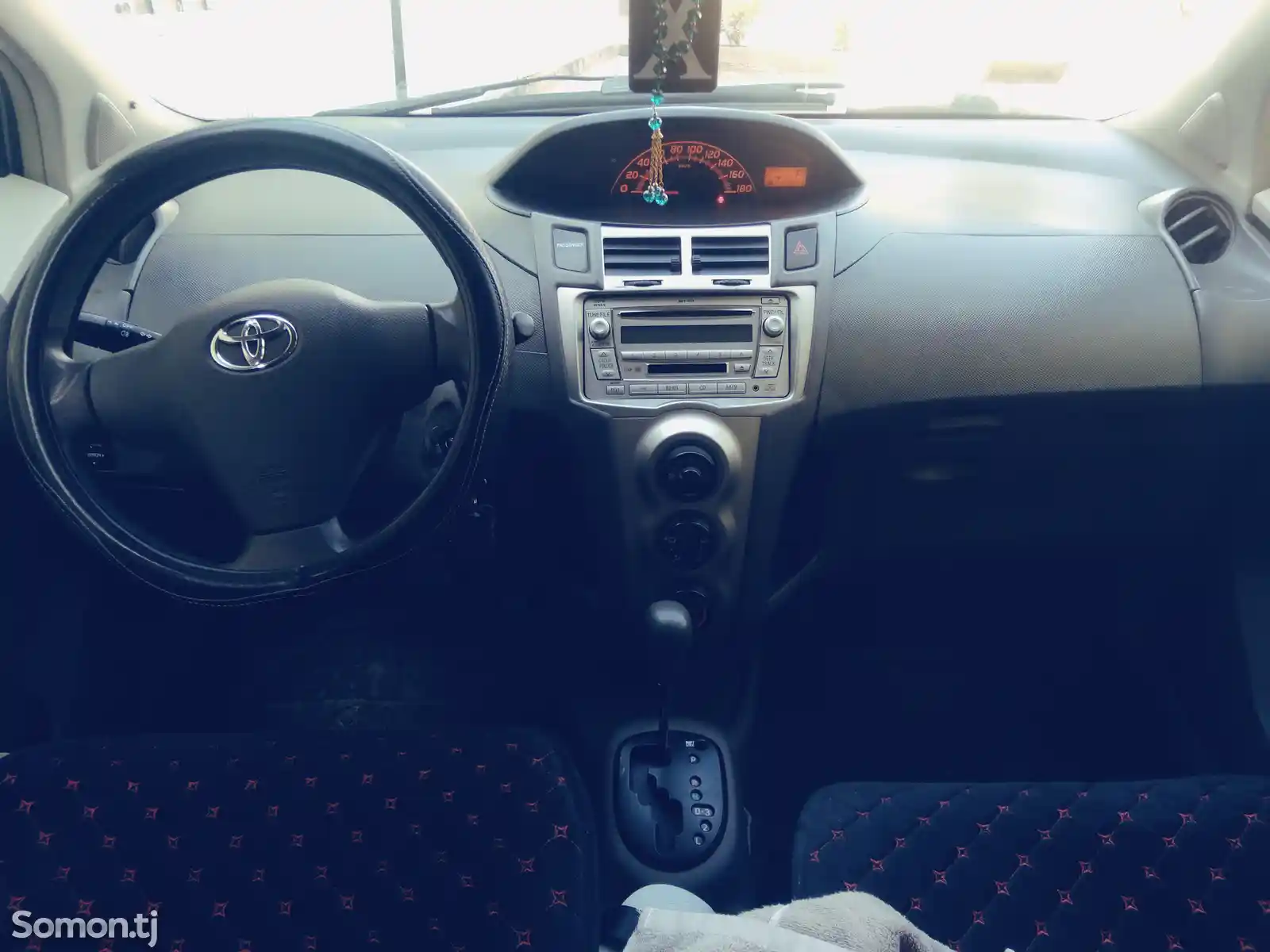 Toyota Vitz, 2010-12