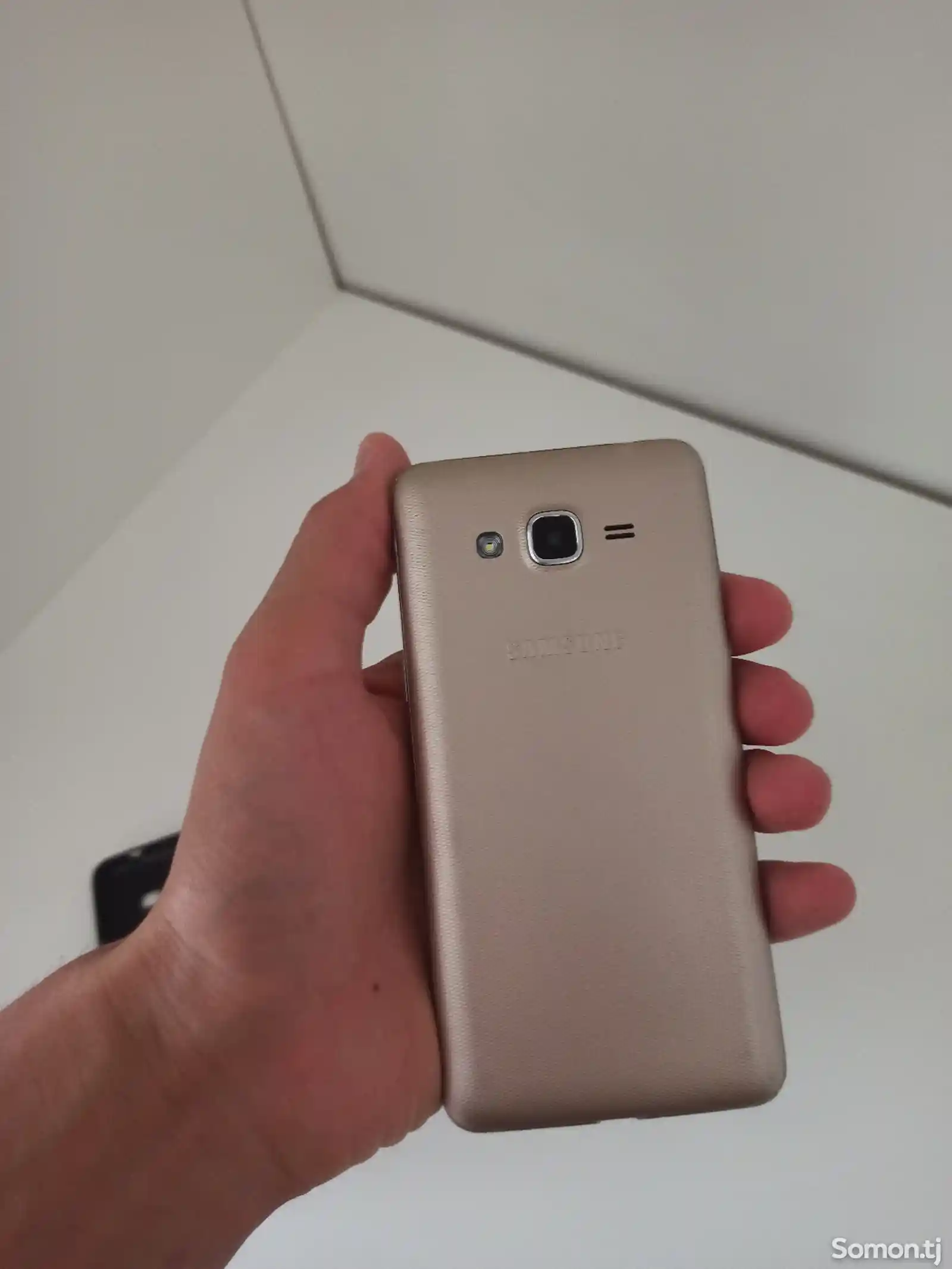 Samsung Galaxy j2 prime gold-4