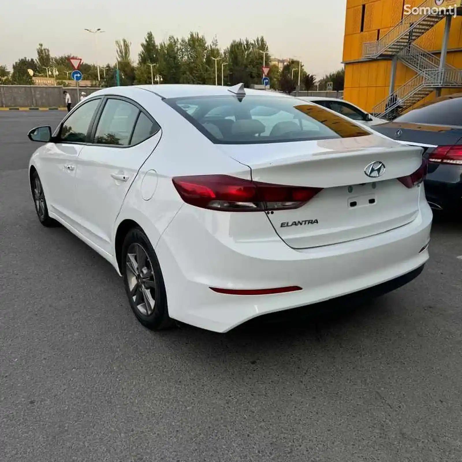 Hyundai Elantra, 2018-5