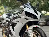 Мотоцикл Yamaha r1-9