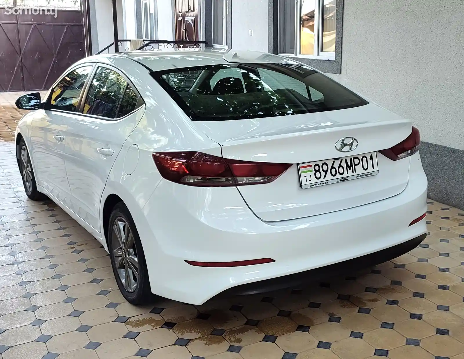 Hyundai Elantra, 2018-1