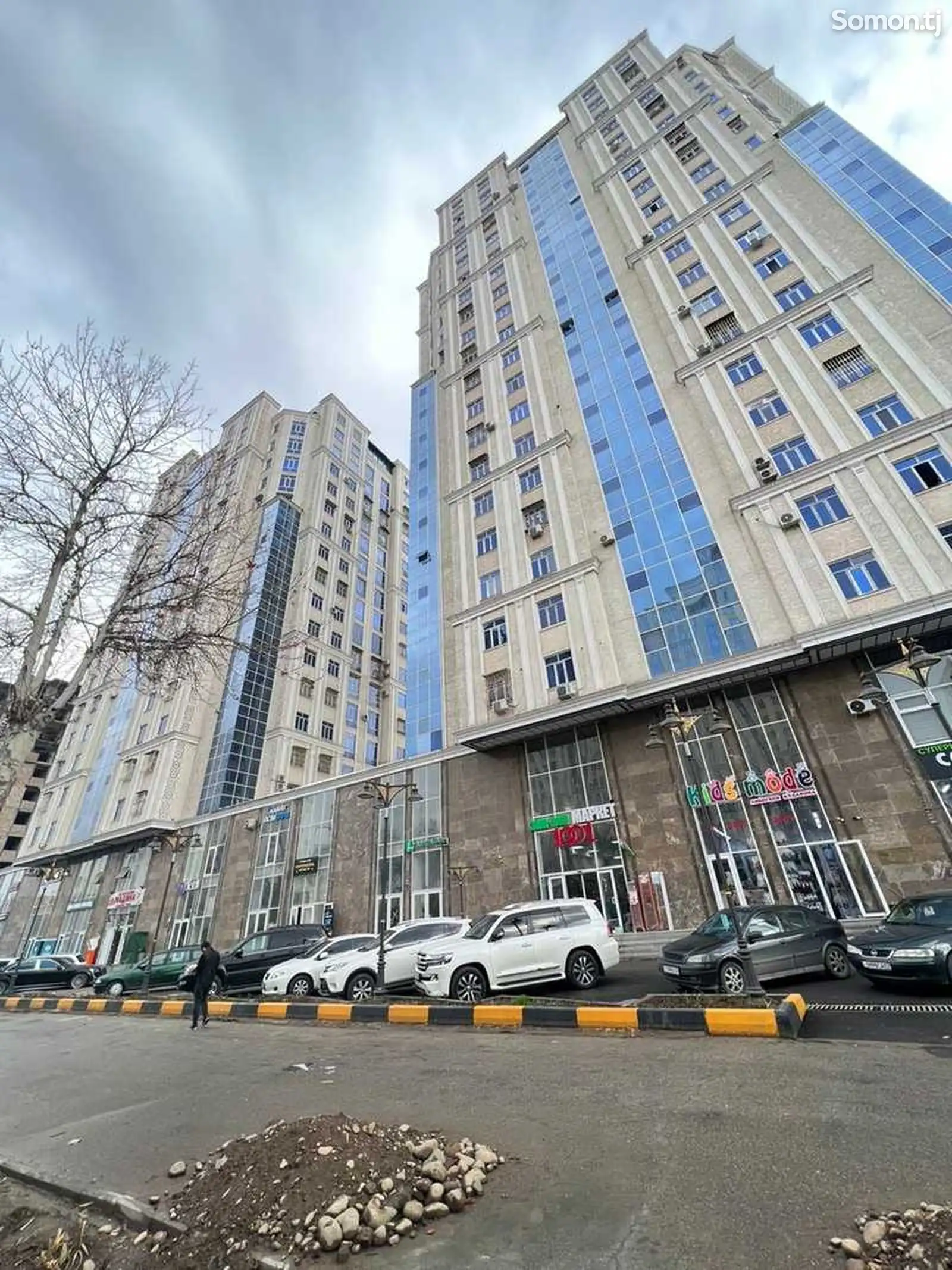 3-комн. квартира, 10 этаж, 52м², Молодёжный театр-1