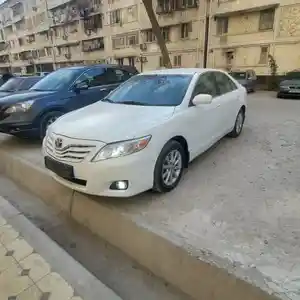 Toyota Camry, 2011