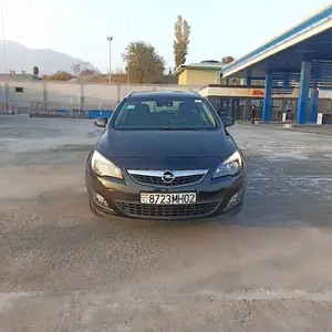 Opel Astra J, 2011