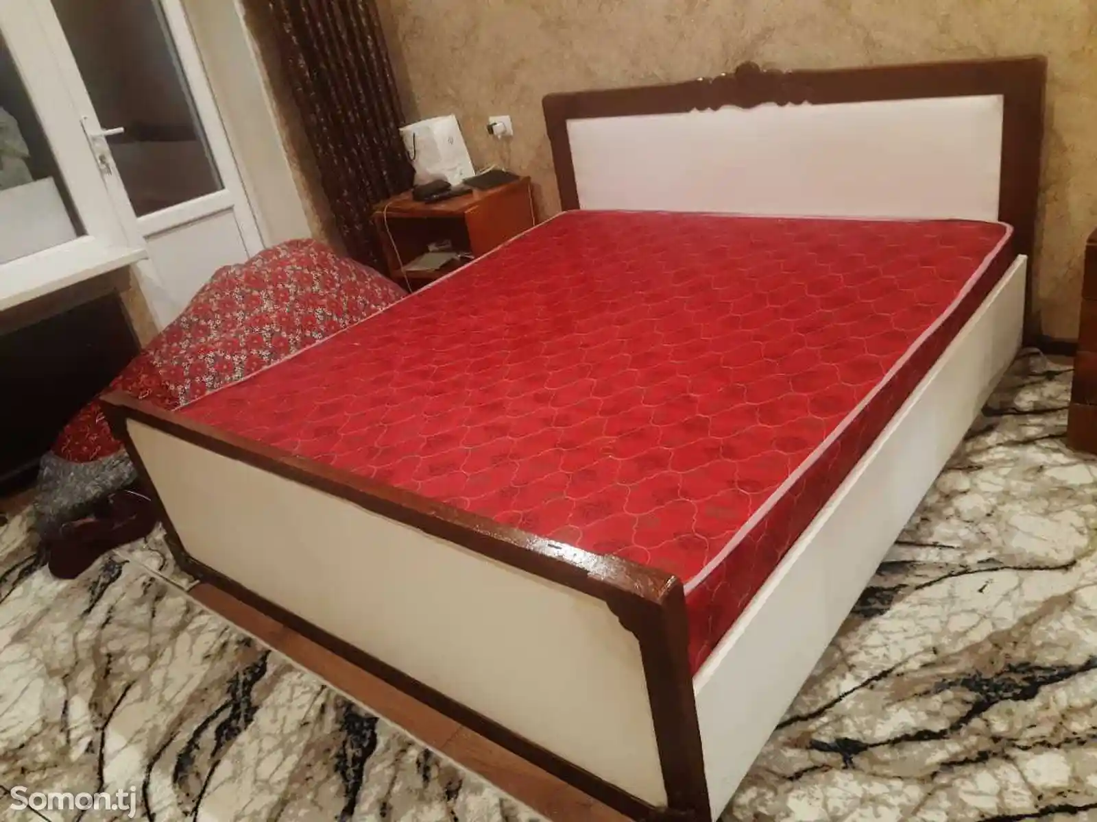 Двуспальная кровать-1