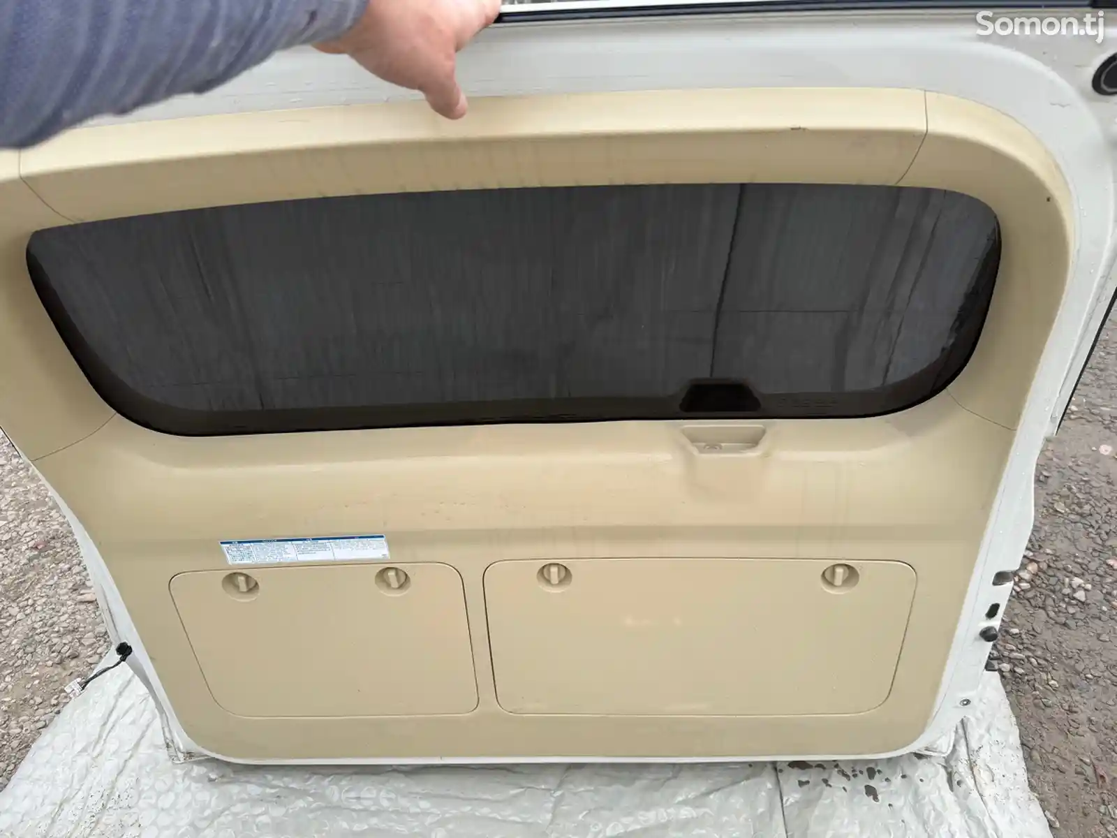 Дверь багажа от Toyota-1
