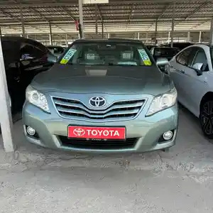 Toyota Camry, 2011