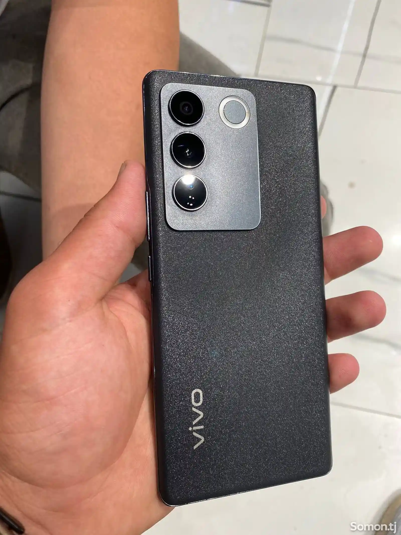 Vivo V27 5G-1