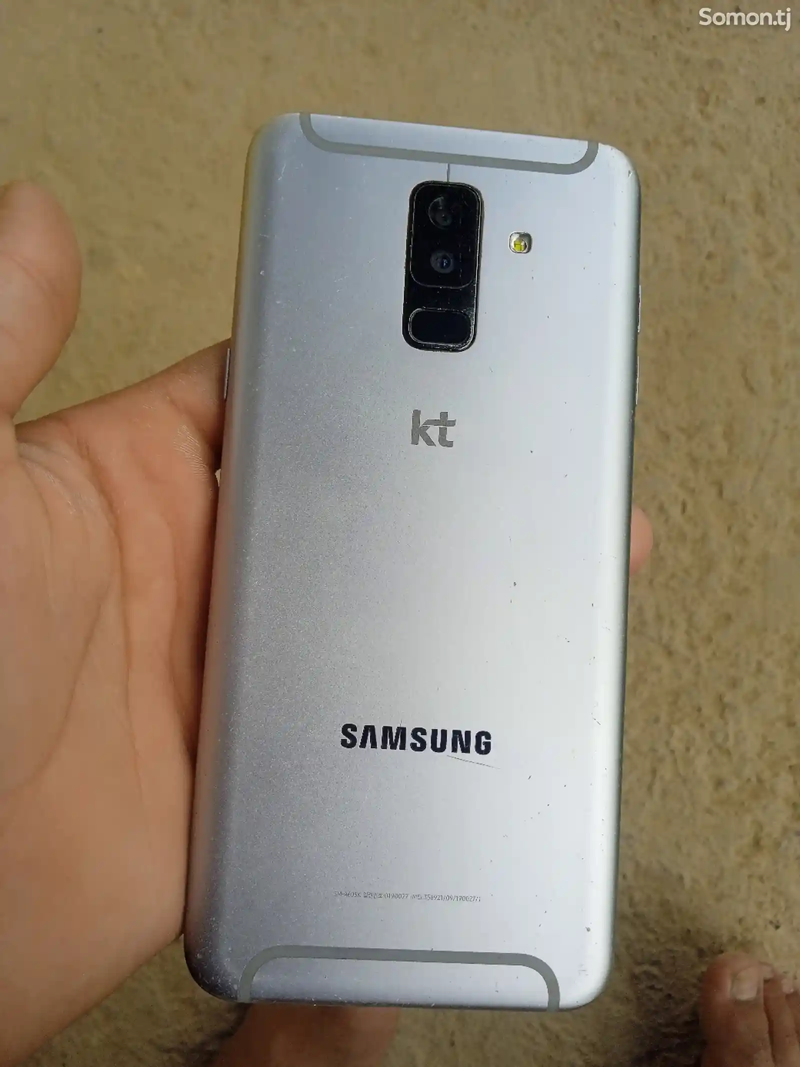 Samsung Galaxy a6+-3