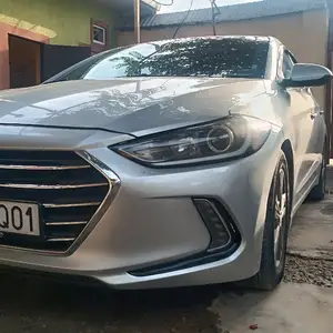 Hyundai Elantra, 2018