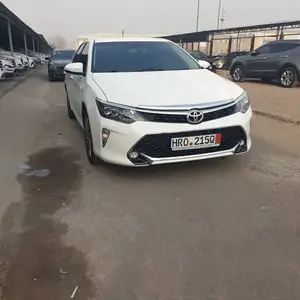 Toyota Camry, 2017