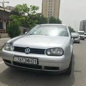 Volkswagen Golf, 2001
