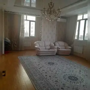 2-комн. квартира, 2 этаж, 76м², Дом печать