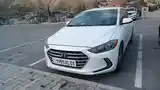 Hyundai Elantra, 2017-4