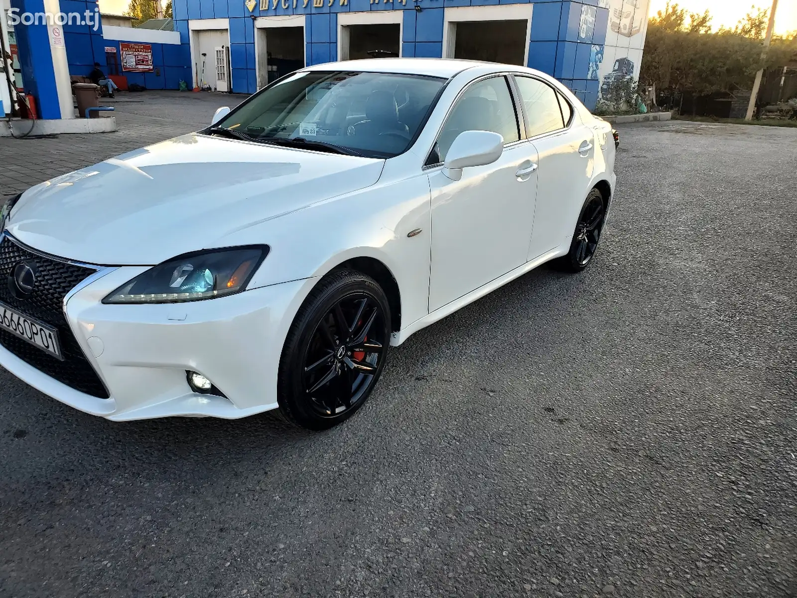 Lexus IS series, 2009-2