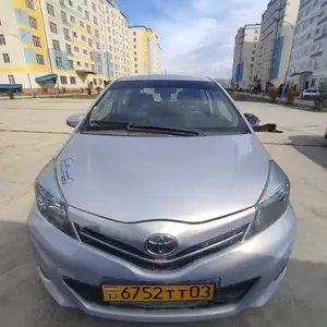 Toyota Vitz, 2012