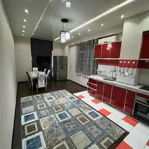 3-комн. квартира, 11 этаж, 150 м², Центр, ЦУМ