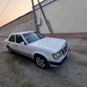 Mercedes-Benz W124, 1992