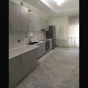 2-комн. квартира, 7 этаж, 75м², Хилтон