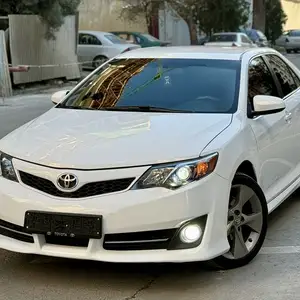 Toyota Camry, 2012