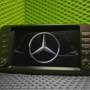 Магнитола Mercedes