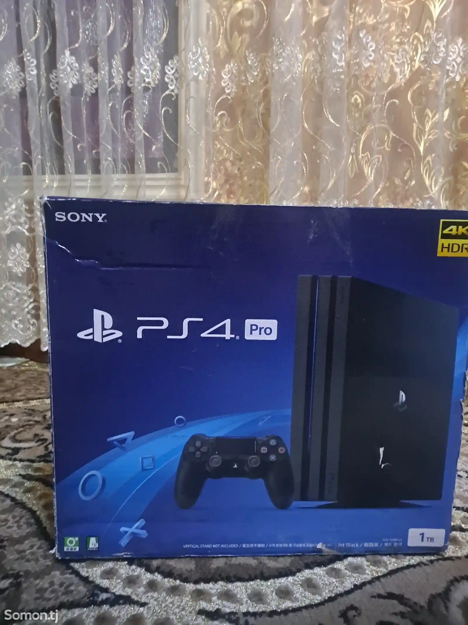 Игровая приставка PS4 Pro-1