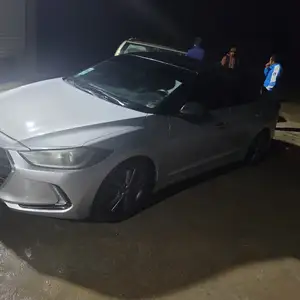 Hyundai Elantra, 2018