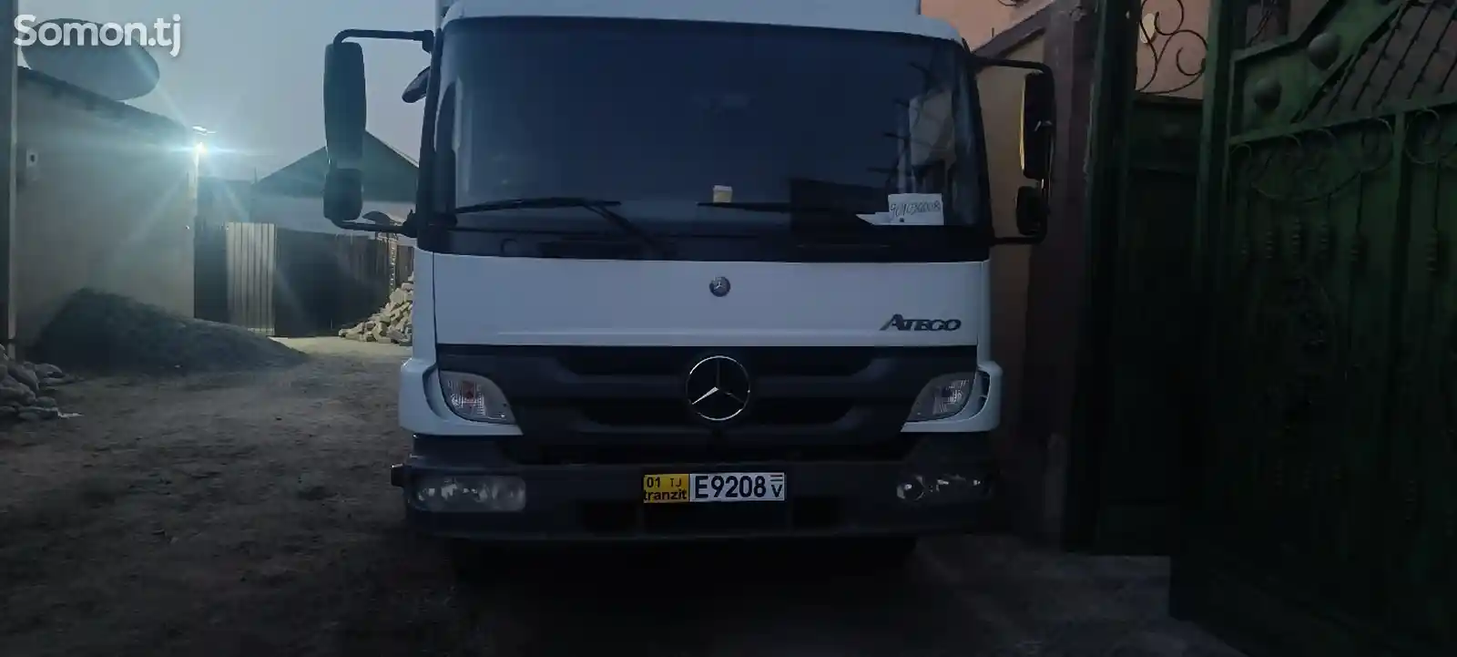 Бортовой грузовик Mercedes-Benz Atego 818, 2006-2