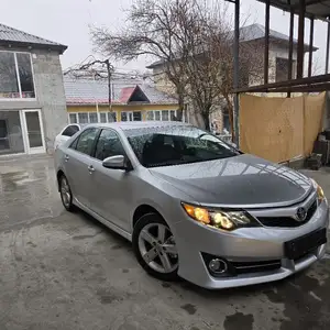 Toyota Camry, 2012