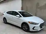 Hyundai Elantra, 2016-3