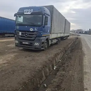 Бортовой грузовик Mercedes-Benz Actros, 2011