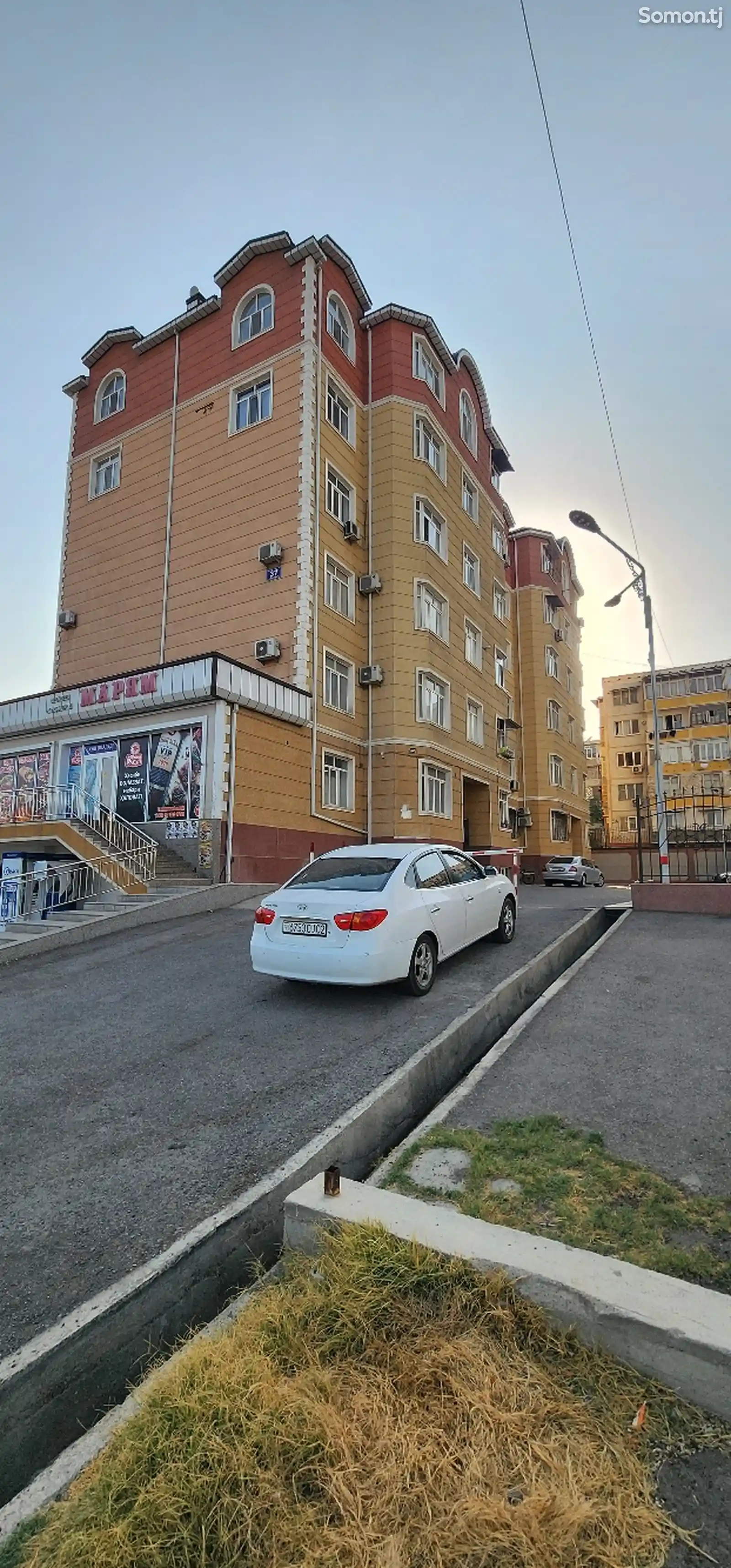 1-комн. квартира, Цокольный этаж, 38 м², 8мкр-1