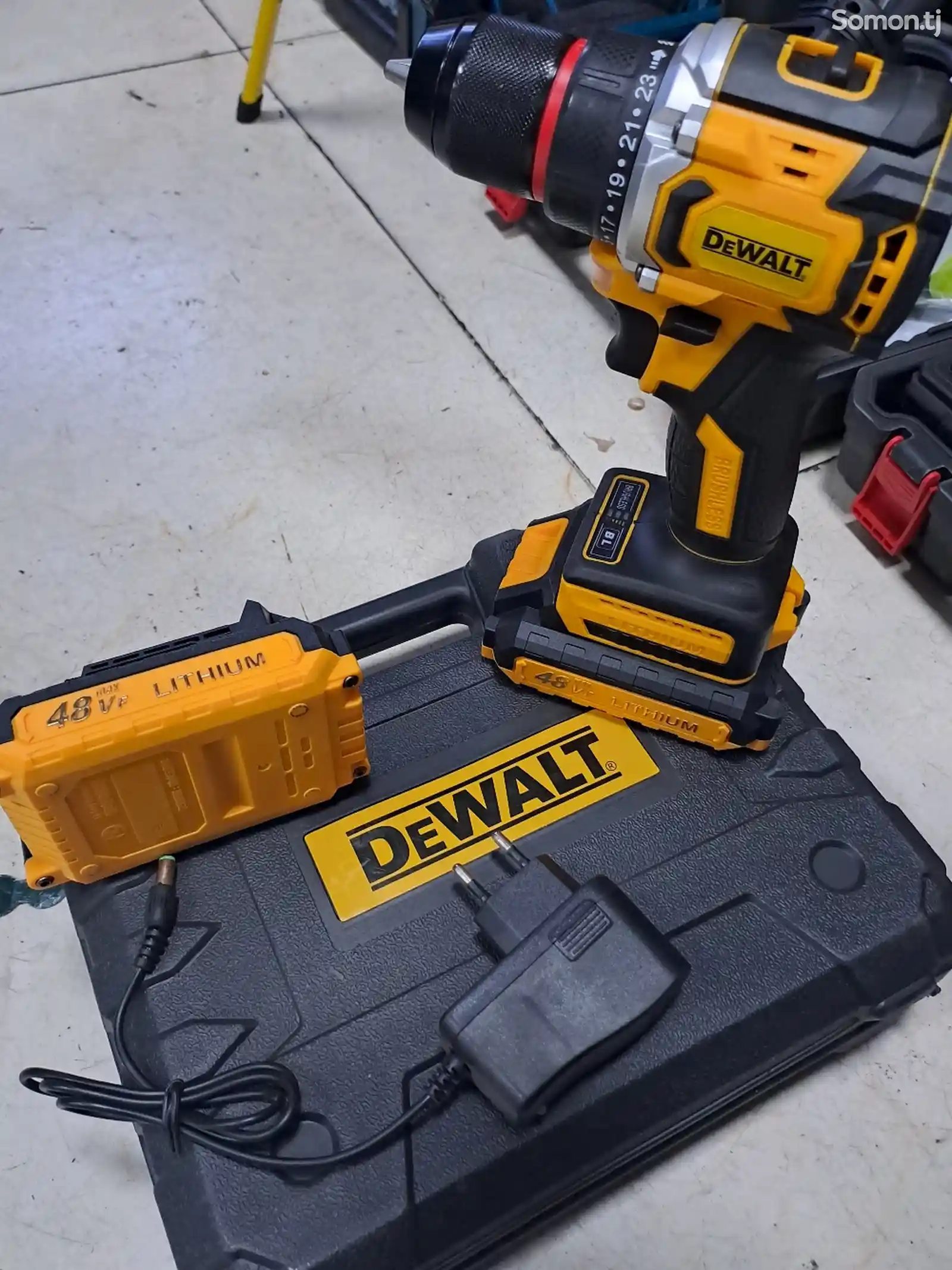 Шуруповёрт бесщеточный DeWalt-2