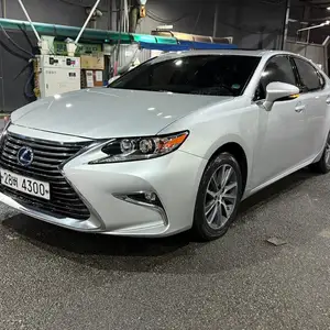 Lexus ES series, 2017