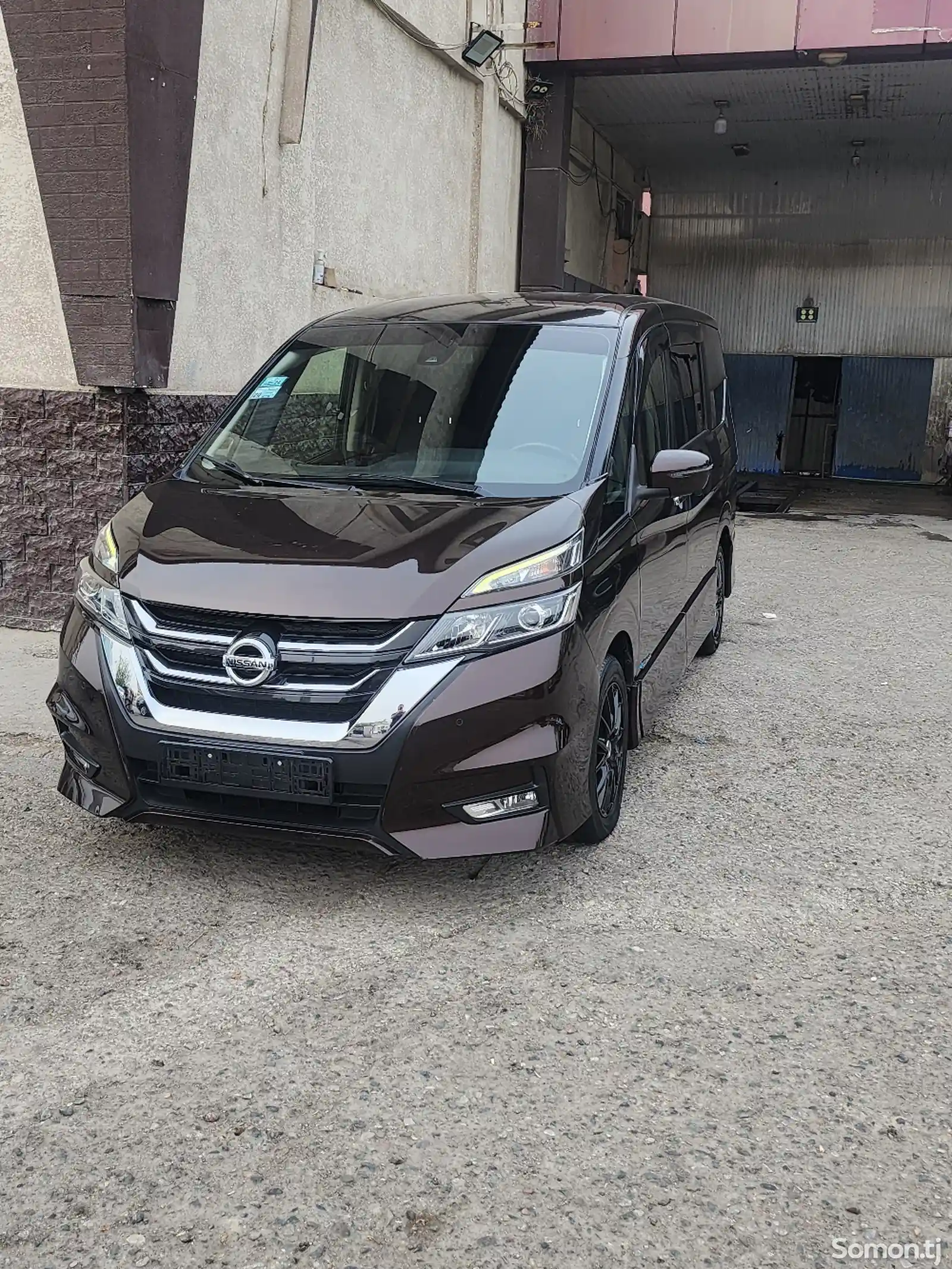 Nissan Serena, 2020-15