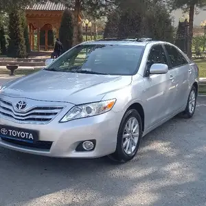 Toyota Camry, 2010