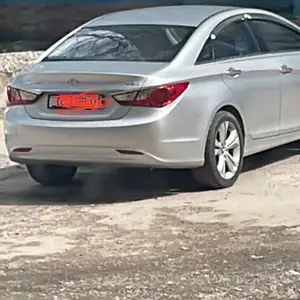 Hyundai Sonata, 2010