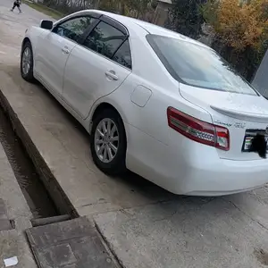 Toyota Camry, 2010