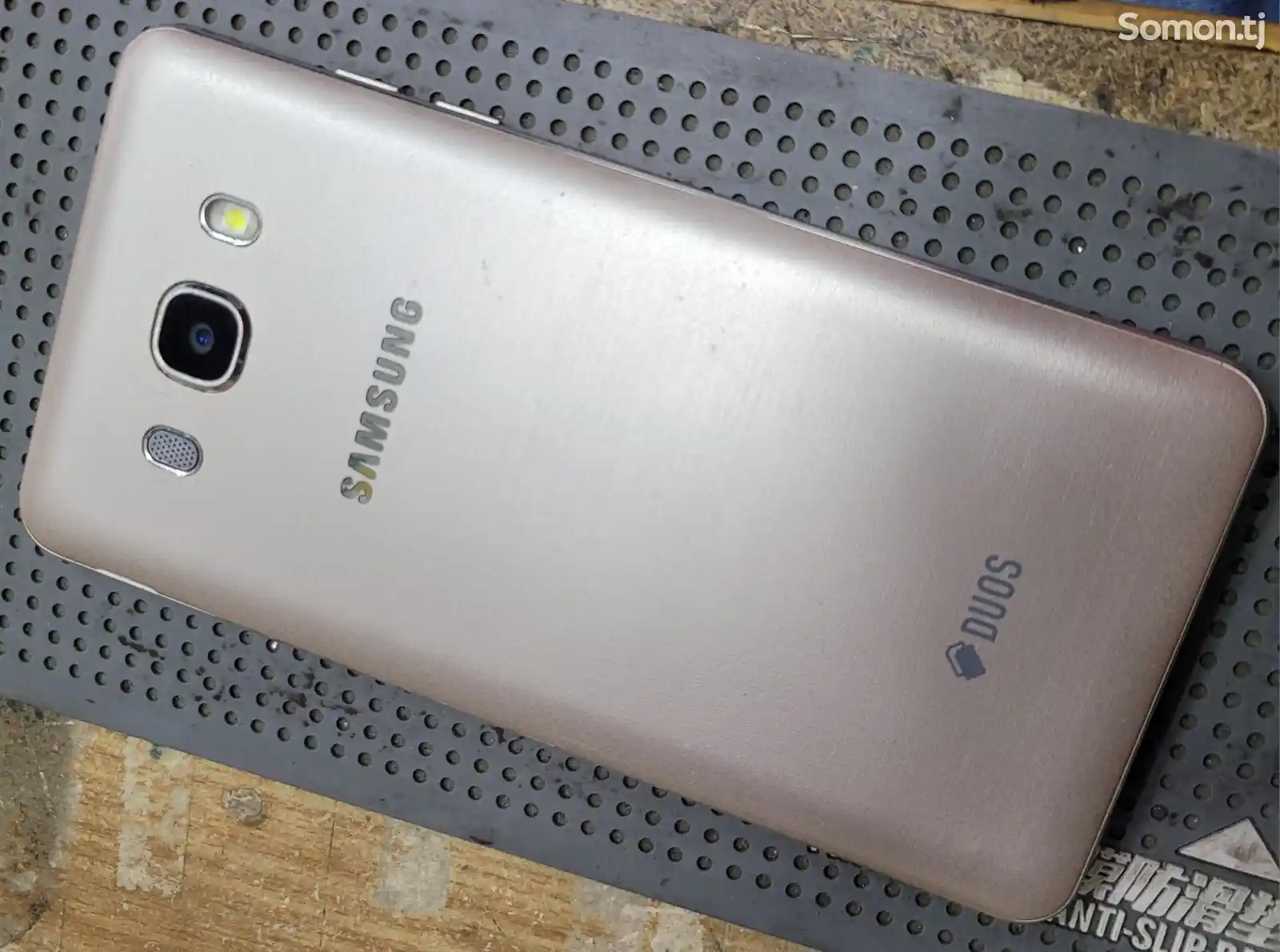 Samsung Galaxy J510-3
