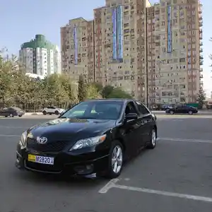 Toyota Camry, 2011