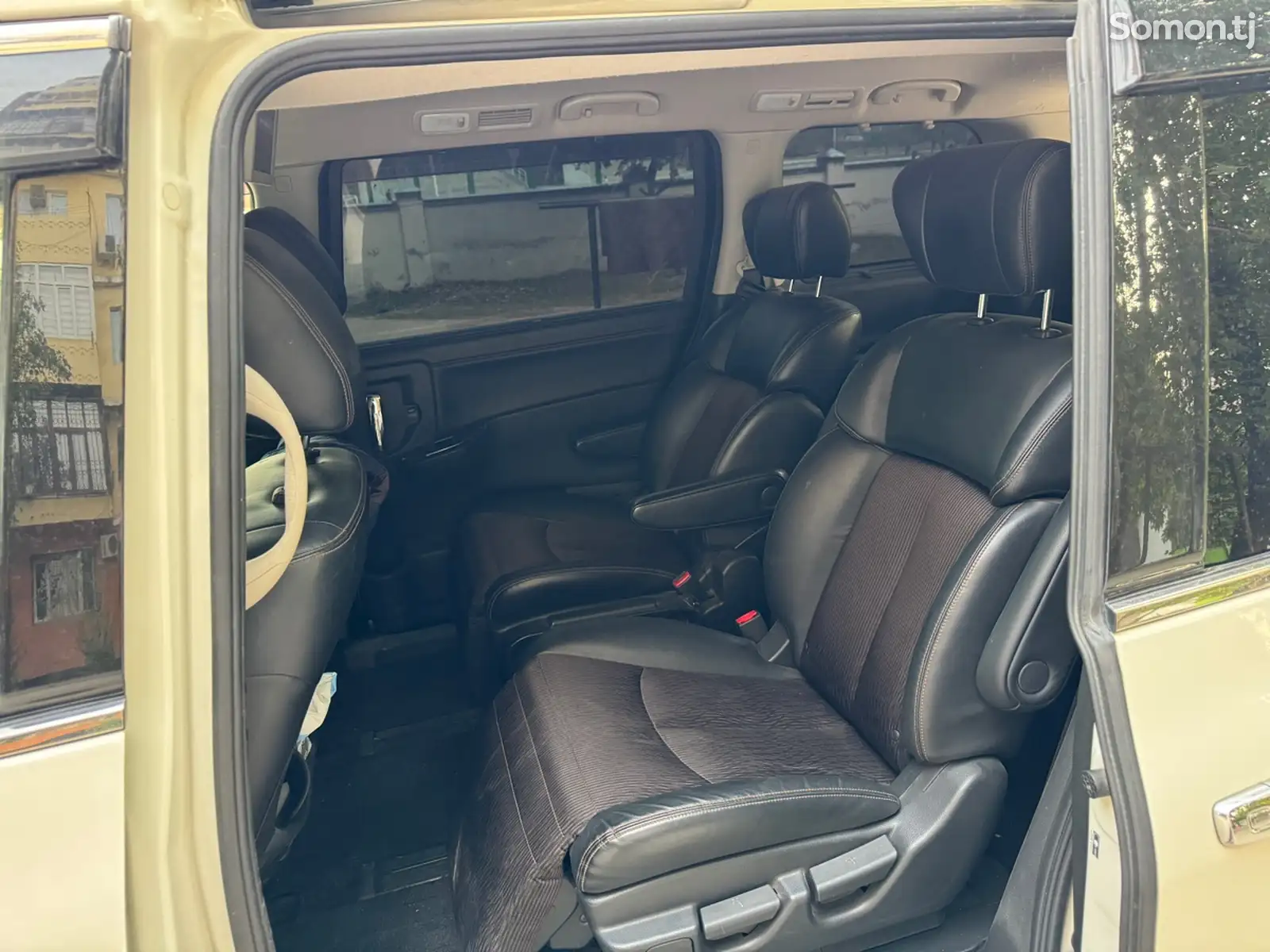 Nissan Elgrand, 2015-5