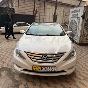 Hyundai Sonata, 2011