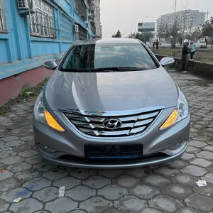 Hyundai Sonata, 2011