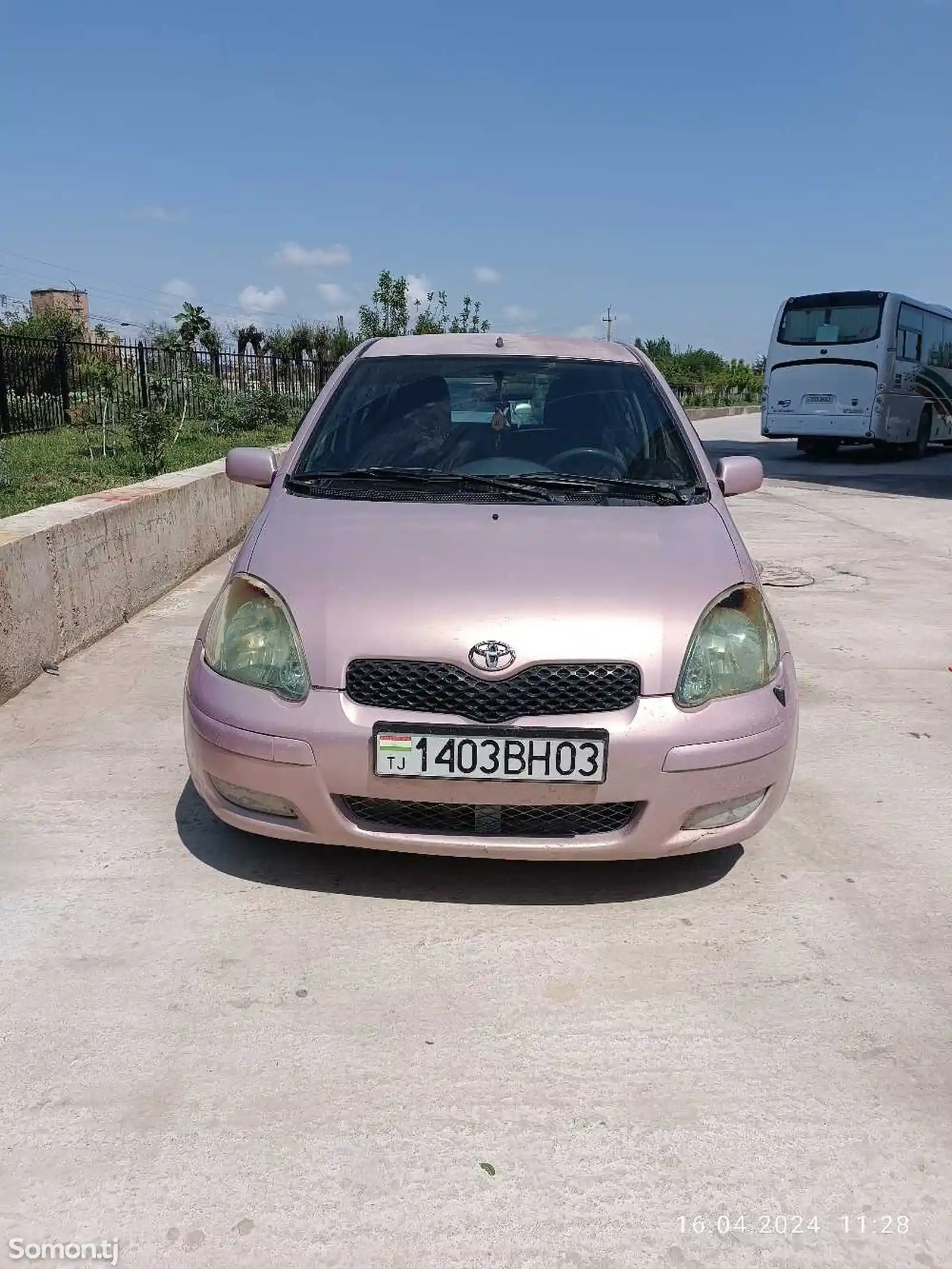 Toyota Vitz, 2002-1