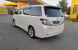 Toyota Vellfire, 2010-3