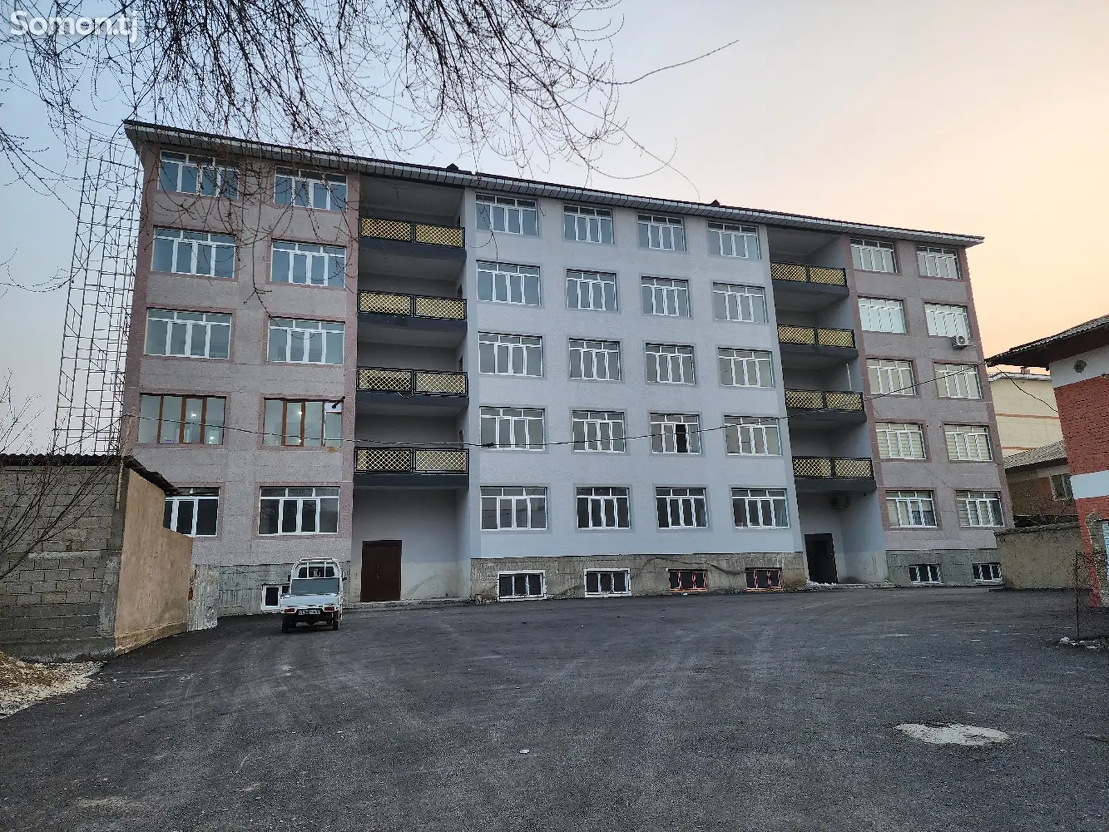 3-комн. квартира, 5 этаж, 76 м², Нау-1