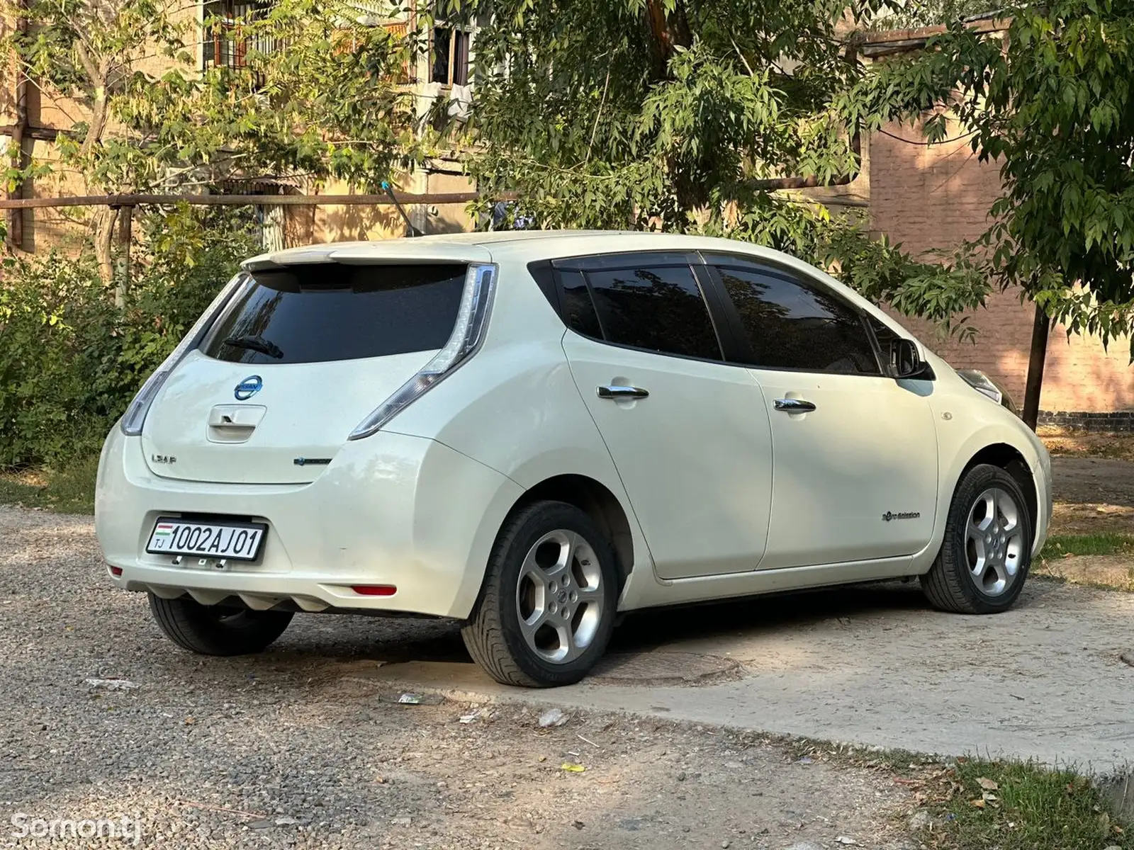 Nissan Leaf, 2011-8